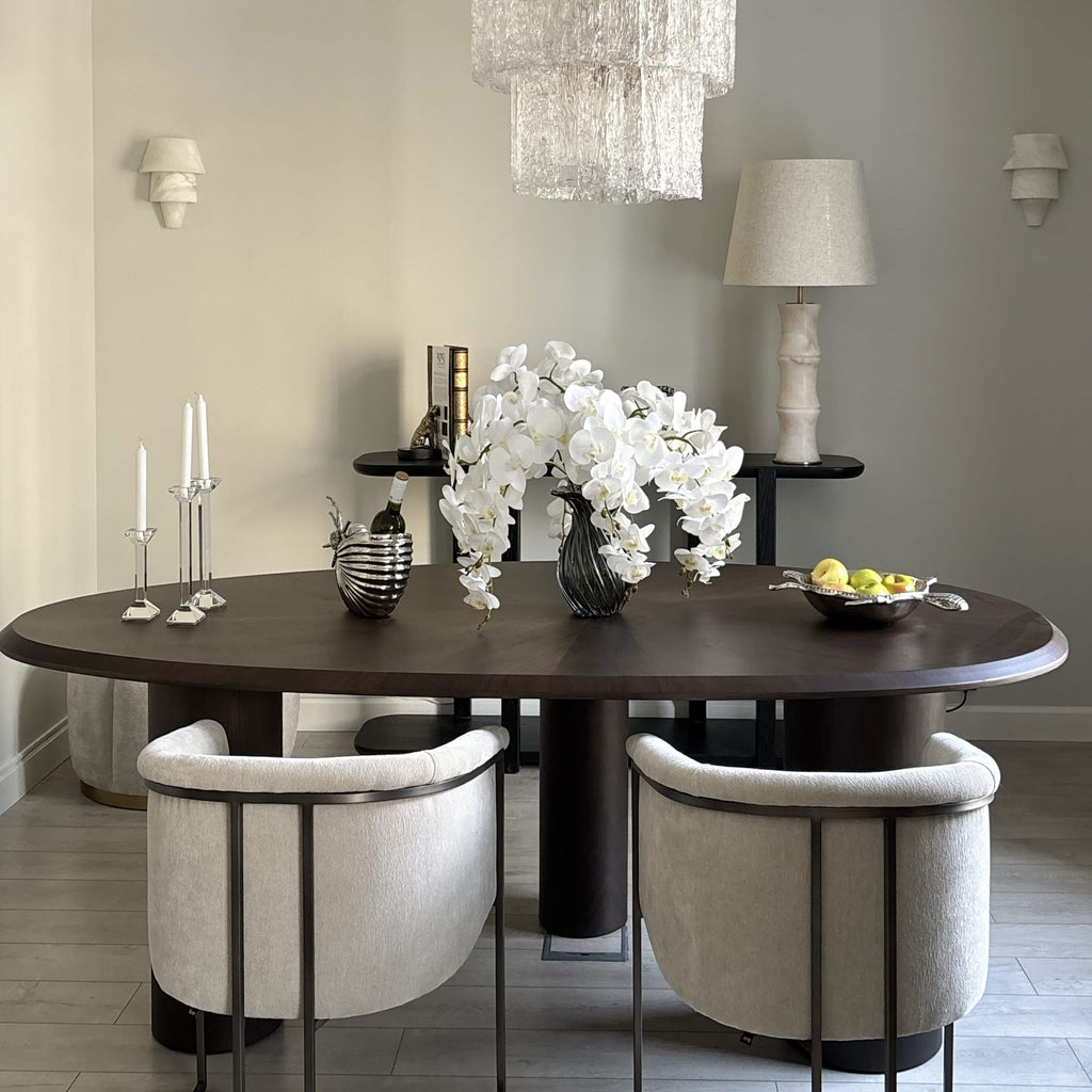 Mercado oval dining table, walnut veneer