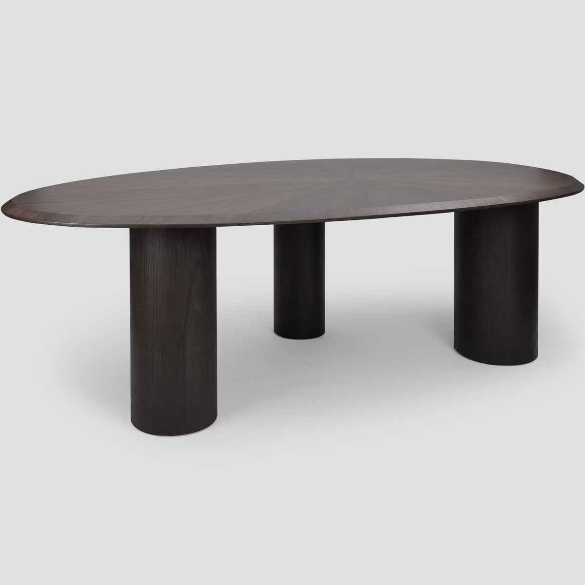 Mercado oval dining table, walnut veneer