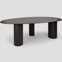 Mercado oval dining table, walnut veneer